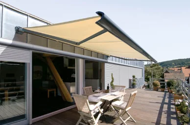 Markise über Balkon